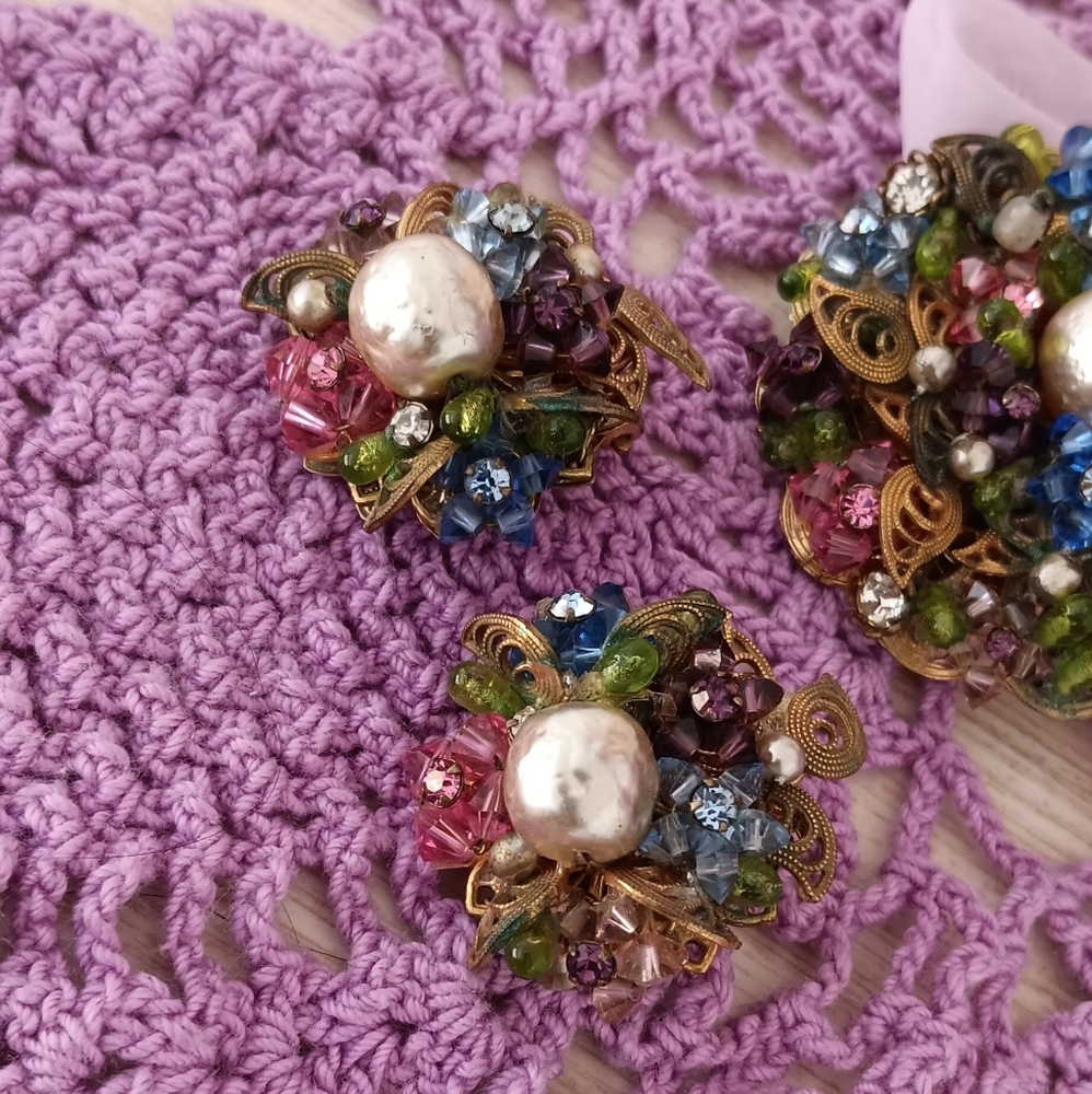 Elegant Vintage Jewelry Set - Picture 3 of 8